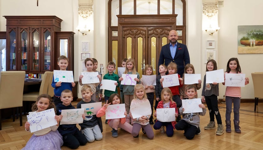 Wizyta przedszkolaków z Niepublicznego Przedszkola "Łobuziaki" u prezydenta Wrocławia