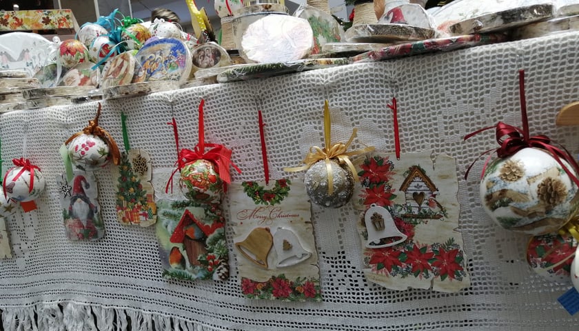 <p>Prace wykonane w przez mieszkanki schroniska</p>