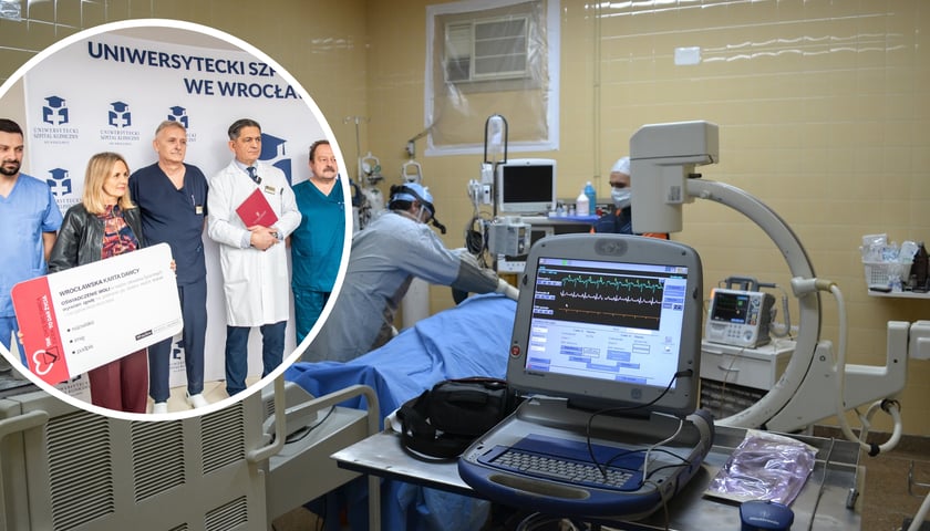 Sala operacyjna. Na zdjęciu w kółeczku kobieta trzyma wzór Wrocławskiej Karty Dawcy