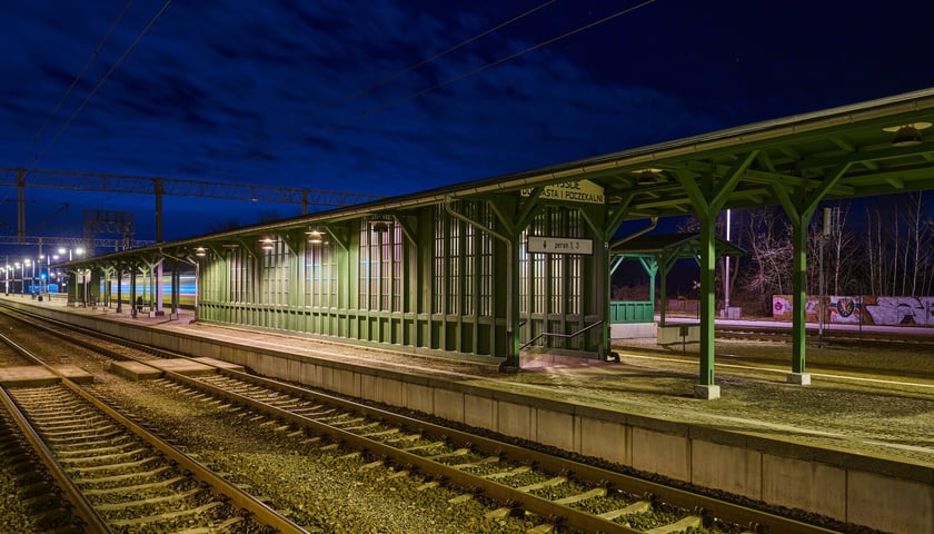 Zdjęcie ilustracyjne: stacja kolejowa. 