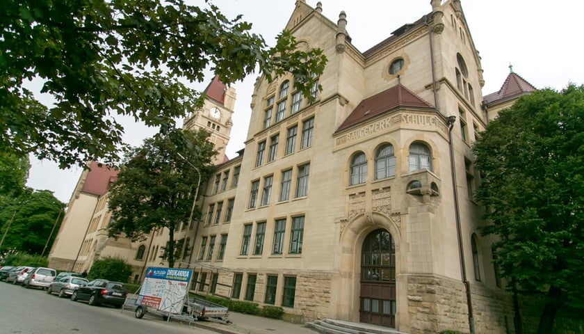 <p>Budynek Wydziału Architektury PWr we Wrocławiu</p>