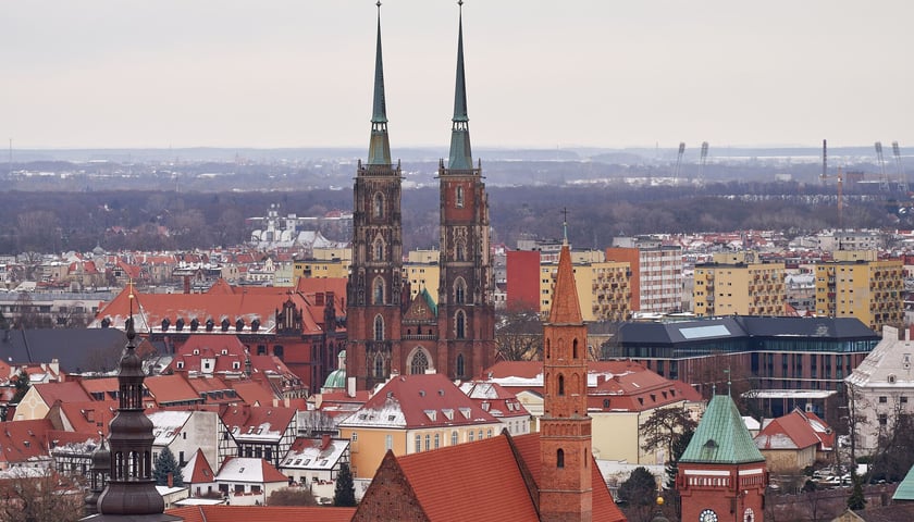<p>Katedra Wrocławska. Panorama Wrocławia - widok z kościoła św. Elżbiety</p>