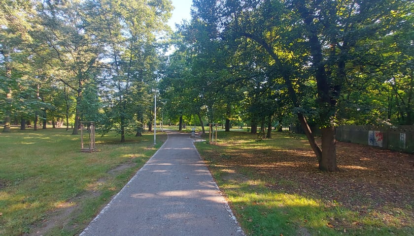 Park przy ul. Łużyckiej/Osobowickiej