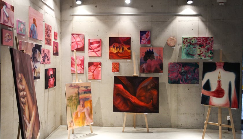 <p>"Magenata 2.0" wystawa w Famie Centrum Biobioteczno-Kulturalnym&nbsp;</p>