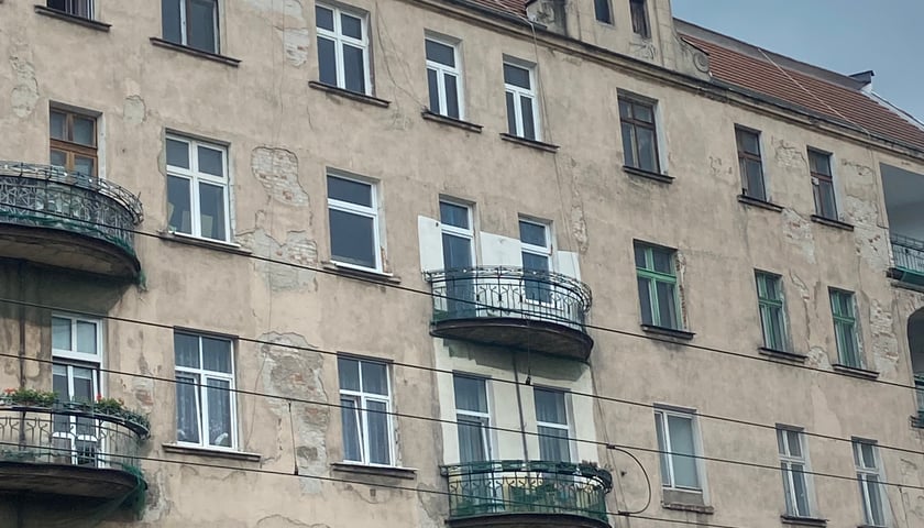 zdjęcie elewacji frontowej budynku