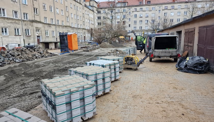 remont wnętrza podwórzowego
