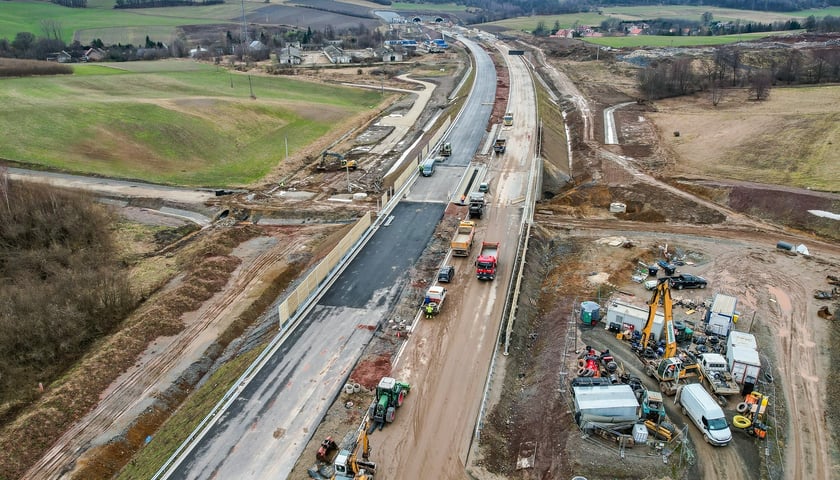 Budowana trasa S3 Bolków - Kamienna Góra na Dolnym Śląsku, luty 2024