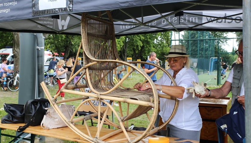 <p>Piknik z okazji otwarcia kładki łączącej Muchob&oacute;r Mały z Muchoborem Wielkim&nbsp;</p>