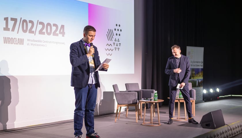 <p>Konferencja &bdquo;Otwarte głowy&rdquo; we Wrocławskim Centrum Kongresowym &ndash;&nbsp;Jan Gawroński, społeczny zastępca Moniki Hornej-Cieślak, Rzeczniczki Praw Dziecka&nbsp;</p>