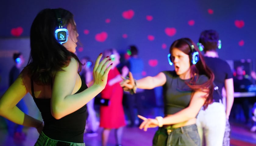 Walentynkowe Silent disco w Famie na Psim Polu