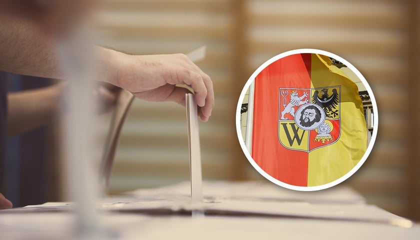 Na zdjęciu urna wyborcza i karta do głosowania wraz z herbem Wrocławia. Sprawdź kalendarz wyborczy i listę kandydatów na Prezydenta Wrocławia
