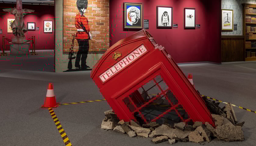 Fenomen Banksy'ego nie wynika z techniki, jaką się posługuje, ale z kontekstu, w jakim umieszcza swoje dzieła - uważają znawcy sztuki