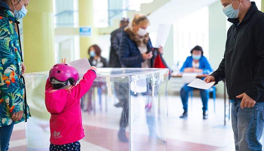 Wybory na radnych osiedlowych odbyły się 17 października. Do urn poszło ponad 6% uprawnionych do głosowania