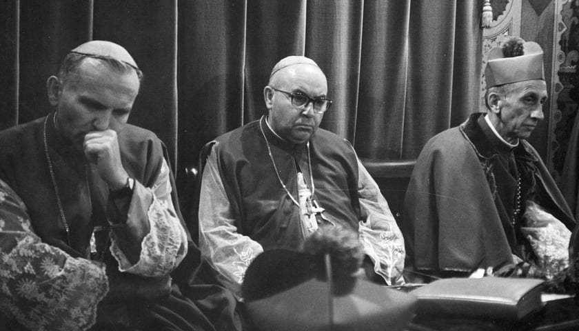 Od lewej: Karol Wojtyła, Bolesław Kominek, Antoni Baraniak