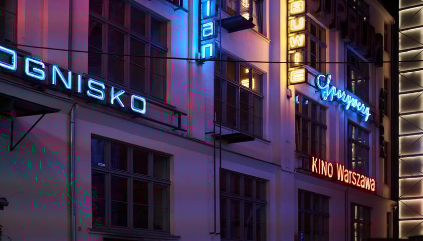 podwórko neonów przy ul. Ruskiej 46 we Wrocławiu