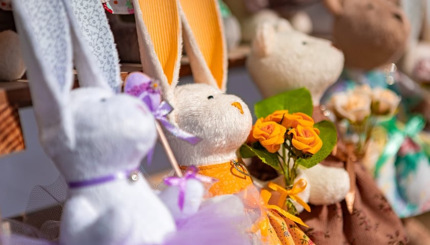 Ręki Dzieła Fest - Święto Rękodzieł na skwerze przy zbiegu ul. Szewskiej i Wita Stwosza.