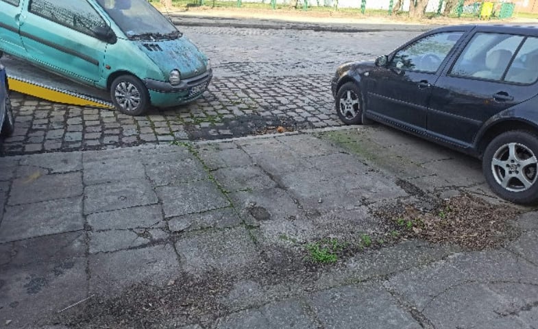 Odholowane pojazdy, kt&oacute;rych stan wskazywał na długotrwałe nieużytkowanie
&nbsp;
&nbsp;