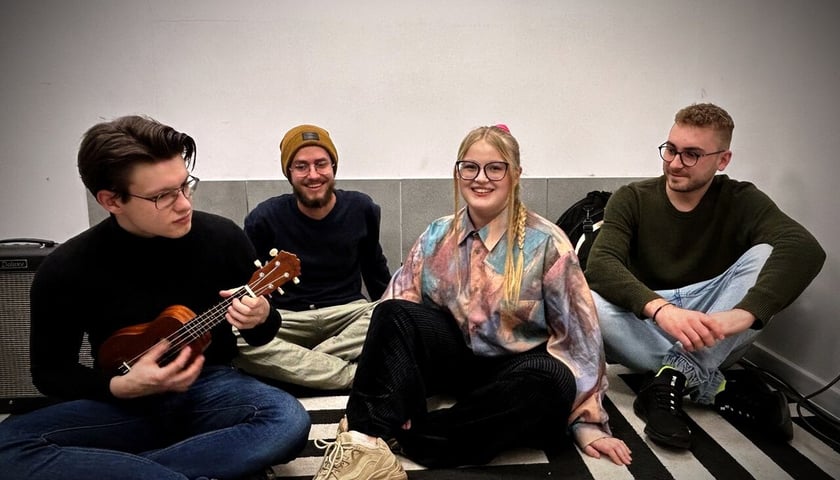 Zespół Yulka & B-and. Na zdjęciu: Bartek Barwicki, Paweł Kruczek, Yulka, Kuba Skóra