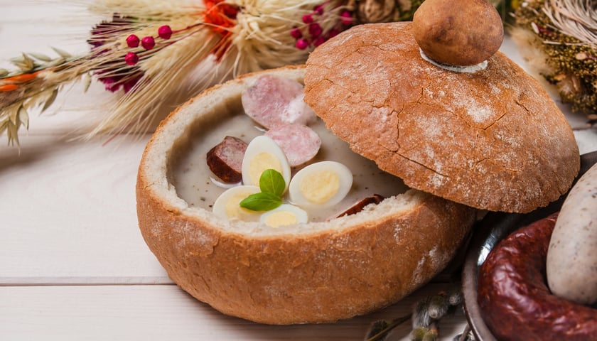 Żurek w chlebie, zdjęcie ilustracyjne