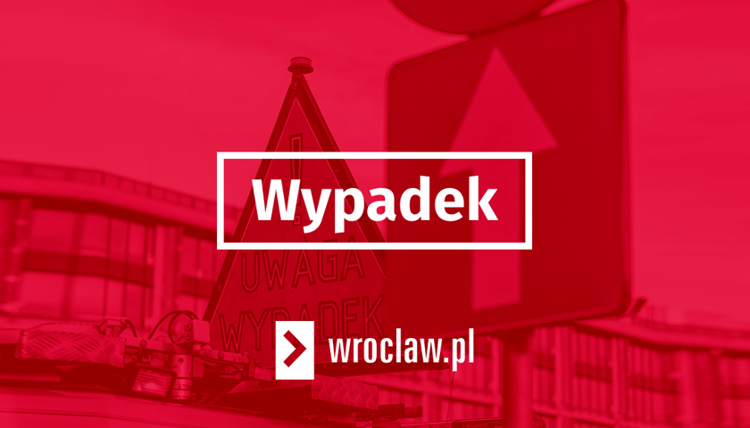Czerwona plansza z biały napisem - wypadek