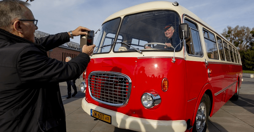 Odrestaurowany autobus „Ogórek”, czyli Jelcz 043