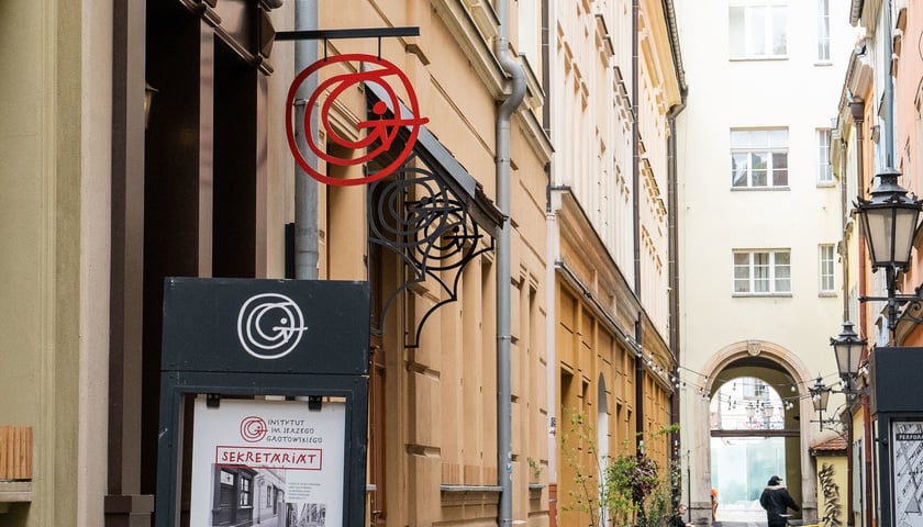 <p>Wejście do Instytutu im. Jerzego Grotowskiego (Rynek-Ratusz 27)</p>
