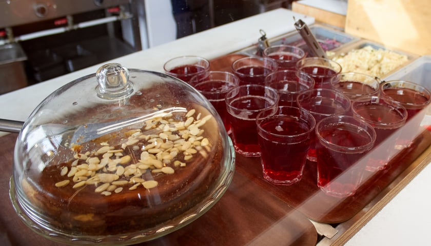 <p>R&oacute;żowa Krowa Bar Mleczny, ul. Świdnicka 36</p>