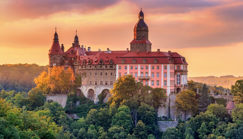 Powiększ obraz: Na zdjęciu widok na Zamek Książ w Wałbrzychu
