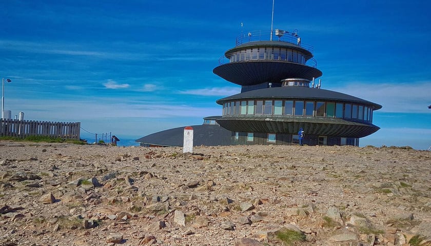 Obserwatorium meteorologiczne na Śnieżce (zdjęcie ilustracyjne)
