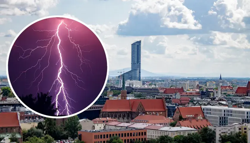 Widok na Wrocław (widać Sky Tower). W kółeczku - pioruny burzowe