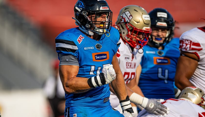 Piłkarze Śląska Wrocław i futboliści Panthers podczas meczów