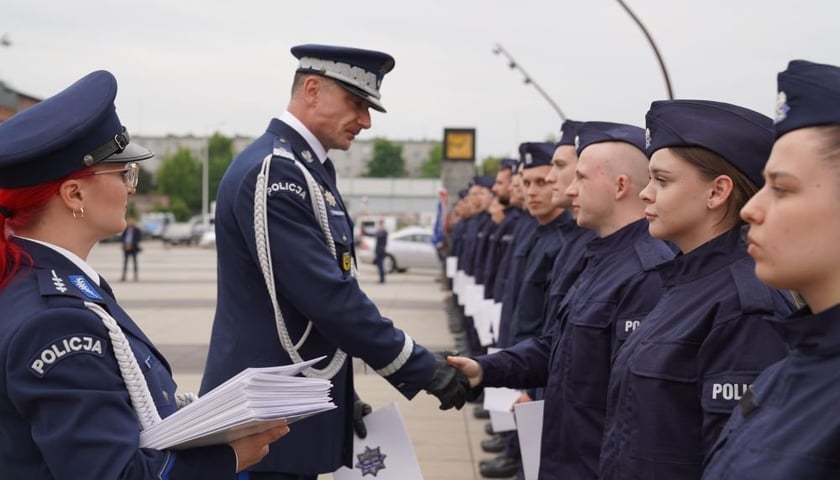 Nowe policjantki i nowi policjanci z Dolnego Śląska