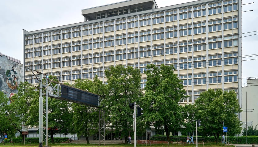 Biurowiec Zremb przy ul. Traugutta na Przedmieściu Oławskim