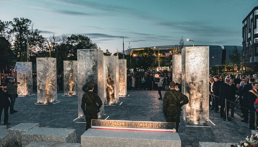 Uroczyste odsłonięcie pomnika Żołnierzy Niezłomnych. Wrocław, 8.05.2024