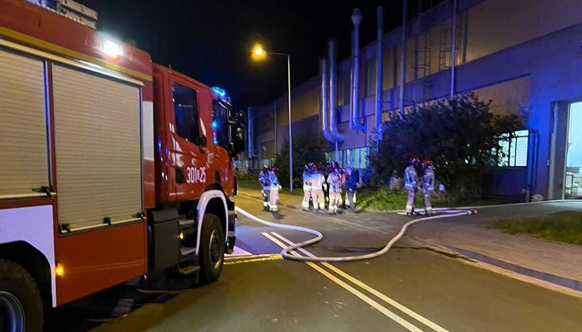 Pożar w hali produkcyjnej przy ul. Fabrycznej