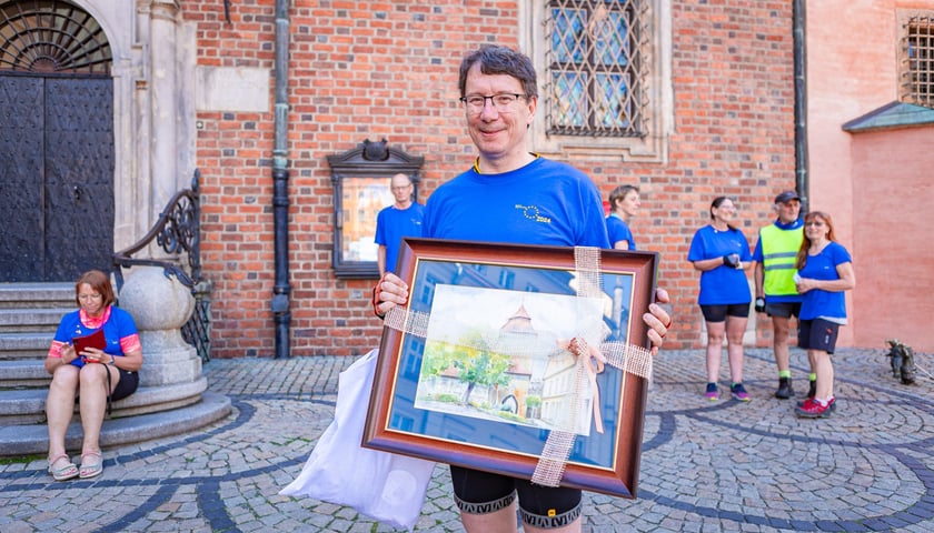 <p>Rowerzyści z&nbsp;Koła Przyjaci&oacute;ł Erlangen-H&ouml;chstadt/Tarnowskie G&oacute;ry (Tarnowitz) e.V. we Wrocławiu</p>