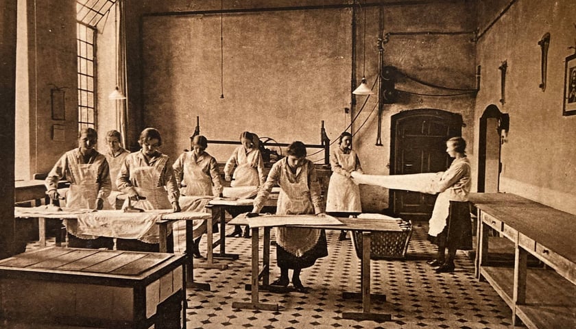Dom urszulanek, zdjęcie historyczne sprzed drugiej wojny światowej