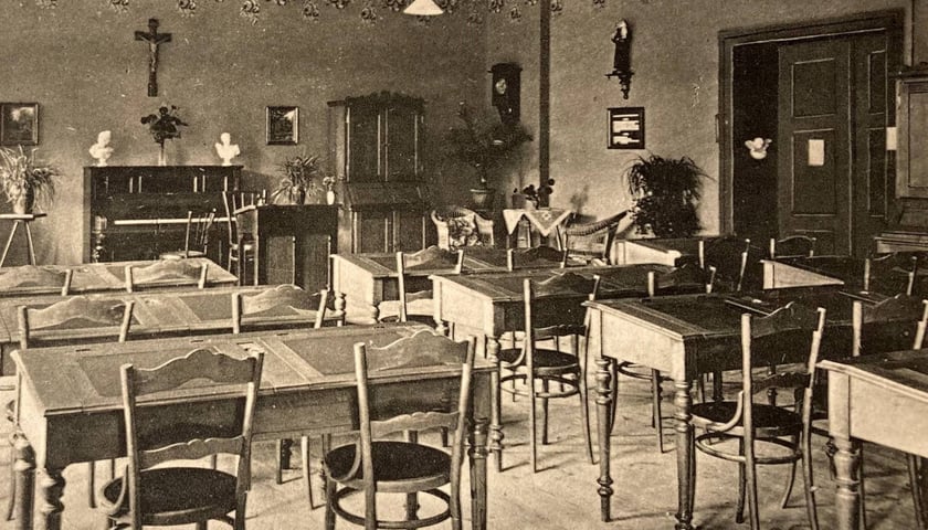 Dom urszulanek, zdjęcie historyczne sprzed drugiej wojny światowej
