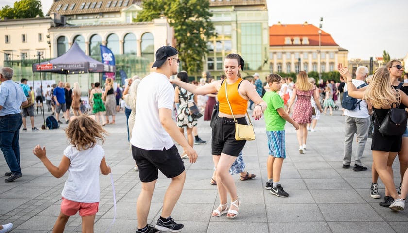 Potańcówka na placu Wolności 2023