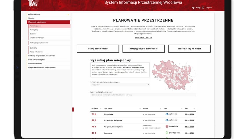 Tablet ze stroną Geoportal Wrocław
