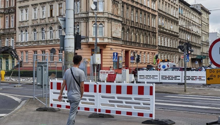 Początek przebudowy Pomorskiej i Staszica, sierpień 2022
