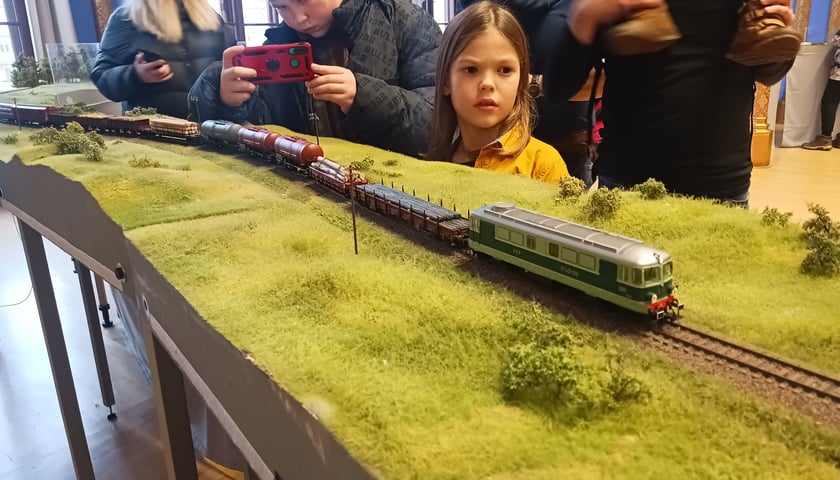 Makieta kolejowa w skali H0 (1:87) przygotowana przez Klub Sympatyków Kolei we Wrocławiu