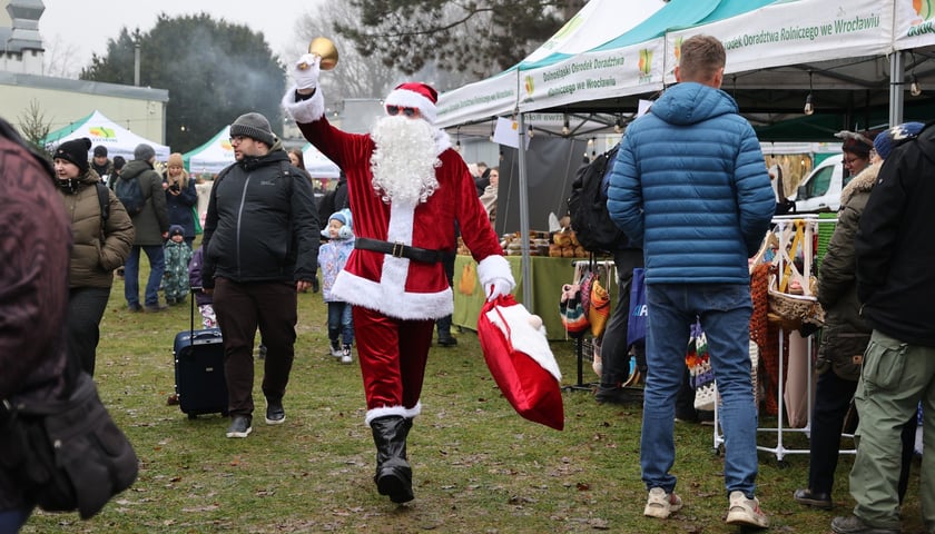 Targ Rolny na ul. Zwycięskiej we Wrocławiu, 13 grudnia 2025 r.