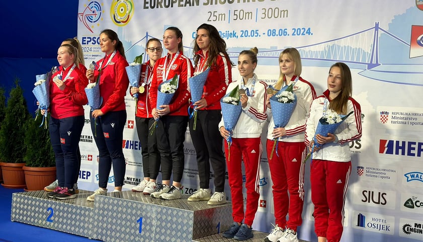 Drużynowo Julia Piotrowska wraz z Natalią Kochańską i Olą Pietruk wywalczyły III miejsce i brązowy medal na mistrzostwach Europy w Osijeku