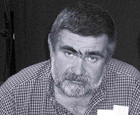 Czarno-białe zdjęcie Janusza Rewińskiego