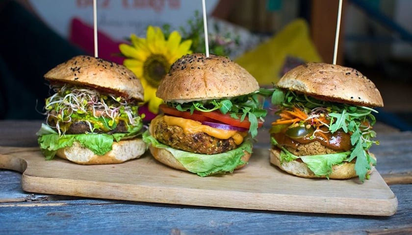 We wrocławskiej restauracji Bez Lukru nawet burgery są zdrowe i co istotne - bez mięsa.