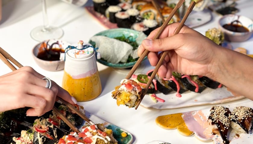 Weganie sushi zjedzą wyłącznie w CUDO Wro, czyli kolorowym barze z japońskimi rolkami.