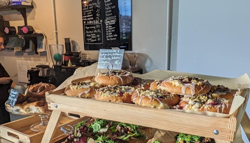 We Wrocławiu jest także wegańska cukiernia, czyli Kawastrofa - speciality coffee & vegan cakes.