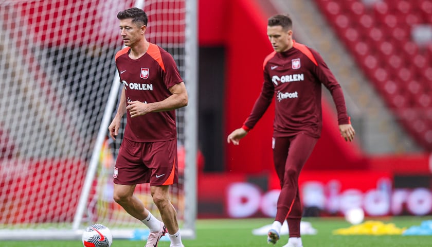 Robert Lewandowski i Piotr Zieliński podczas treningu na PGE Narodowym przed meczem Polska - Ukraina