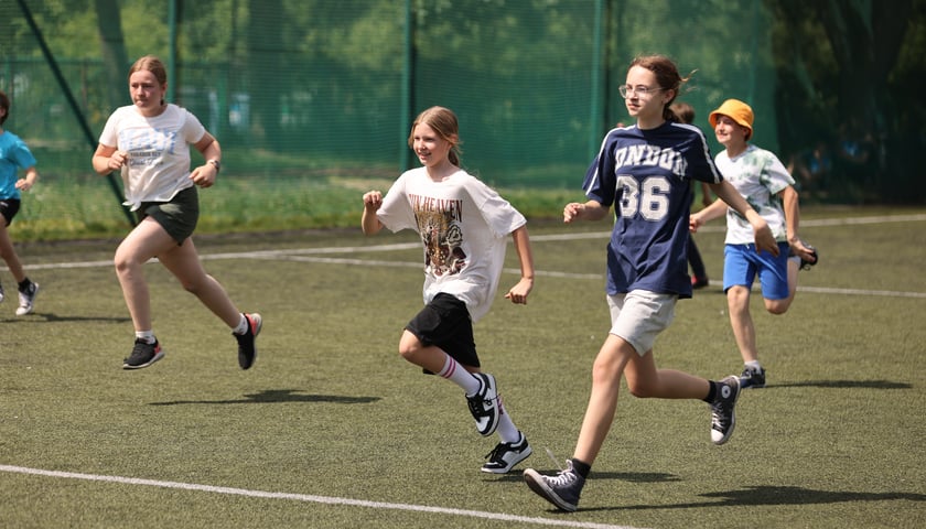 Dzień Sportu w Szkole Podstawowej nr 82 im. Budowniczych Wrocławia przy ul. Blacharskiej 13 (7.06.2024)